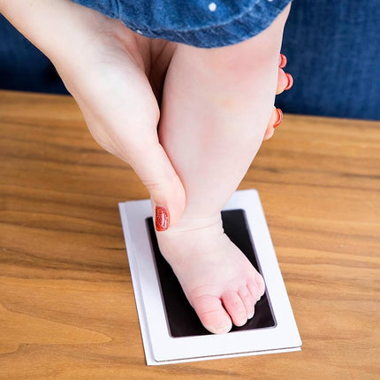 Kate & Milo Clean Touch Ink Pad, No Touch Ink Pad for Baby, Handprint and Footprint Makers, DIY Baby Keepsake, Newborn Babyprints Keepsake, Black Ink