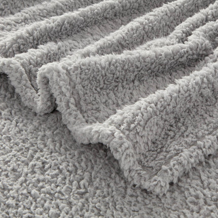 Room Essentials Faux Shearling Bed Blanket Twin/Twin XL Gray Midweight