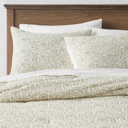 King Traditional Vine Printed Cotton Comforter & Sham Set Green - Threshold