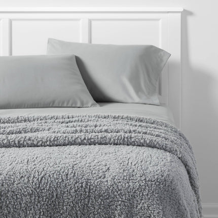 Room Essentials Faux Shearling Bed Blanket Twin/Twin XL Gray Midweight