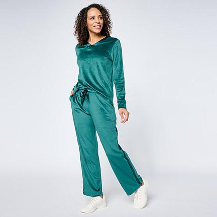 https://i02.hsncdn.com/is/image/HomeShoppingNetwork/prodfull/comfort-code-silky-velvet-satin-trim-2-piece-top-and-pa-d-20251027091810287~906377_750.jpg