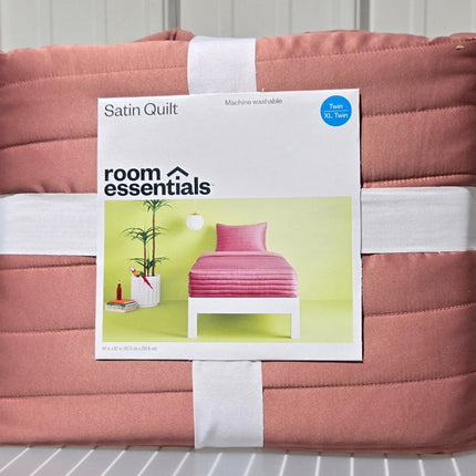 Room Essentials Rose Pink Soft Fill Quilt Twin/Twin XL