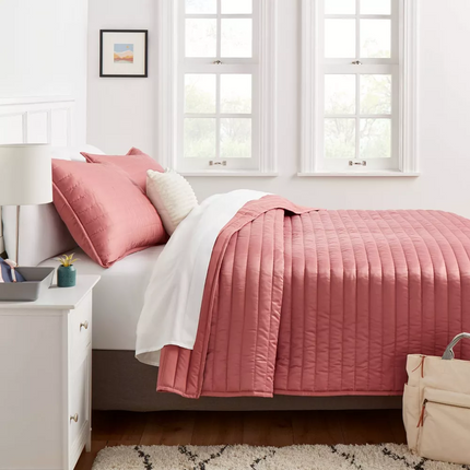 Room Essentials Rose Pink Soft Fill Quilt Twin/Twin XL