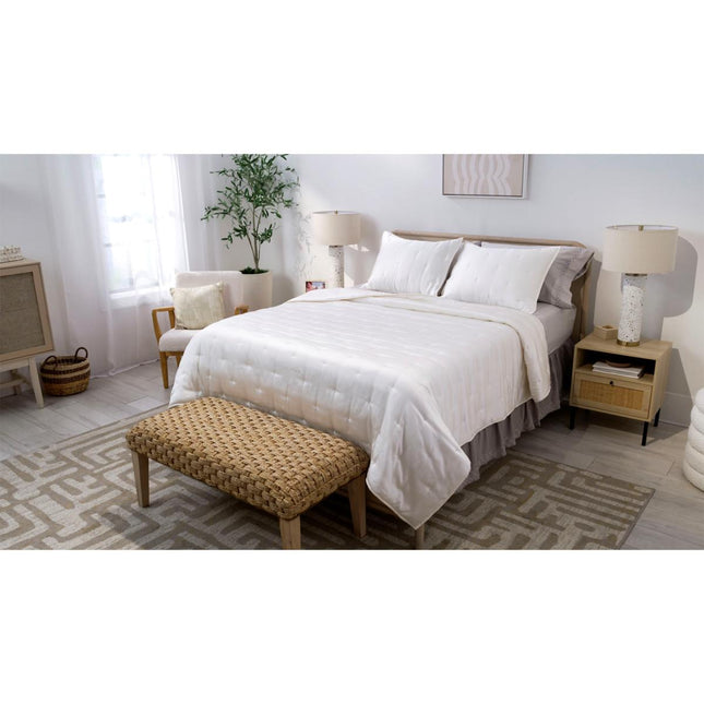 https://i04.hsncdn.com/is/image/HomeShoppingNetwork/rocs1200/wynne-home-3-piece-vanilla-satin-quilt-set-fullqueen-d-20241031160349243~878612_alt1.jpg